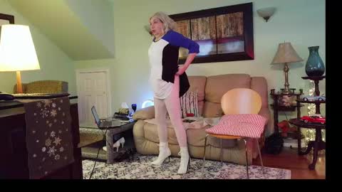 Alicia deHart  Help me reach 1000 Followers. Its FREE online show from 12, 4, 2026