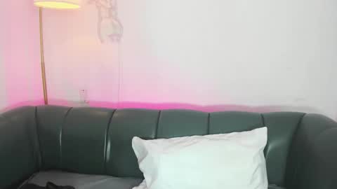 Alicia  online show from 11, 2, 2026