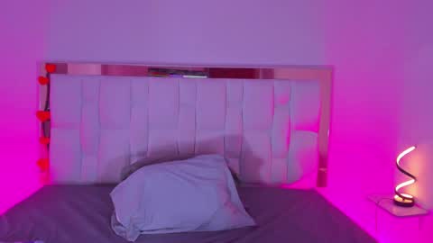 Alicia  online show from 10, 4, 2026