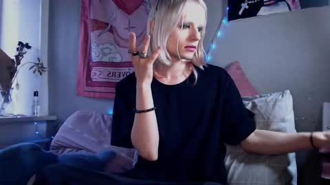 Alien Bella online show from 1, 3, 2026