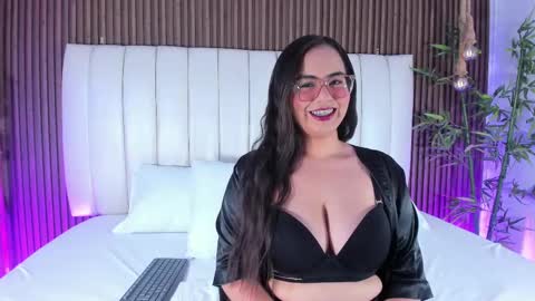 Snapshot of alihamilton_ chatting on 3, 10, 2025 Aliha online show from 3, 10, 2025