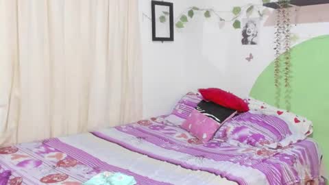 Snapshot of alikaa_nia chatting on 21, 1, 2025 online show from 21, 1, 2025