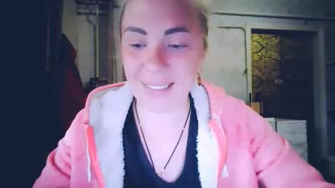 Snapshot of alinafrey_ chatting on 9, 5, 2026 Alina online show from 9, 5, 2026