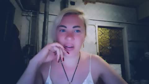 Snapshot of alinafrey_ chatting on 12, 5, 2026 Alina online show from 12, 5, 2026