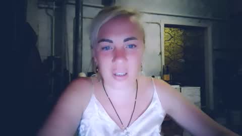 Snapshot of alinafrey_ chatting on 25, 5, 2026 Alina online show from 25, 5, 2026