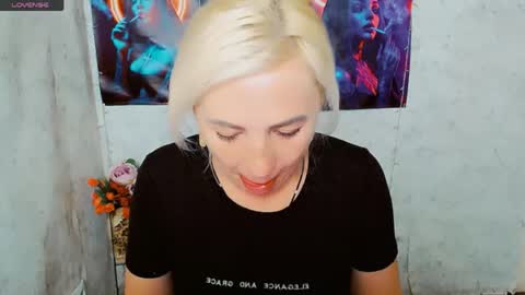 Snapshot of alinafrey_ chatting on 26, 5, 2026 Alina online show from 26, 5, 2026