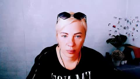Snapshot of alinafrey_ chatting on 1, 6, 2026 Alina online show from 1, 6, 2026