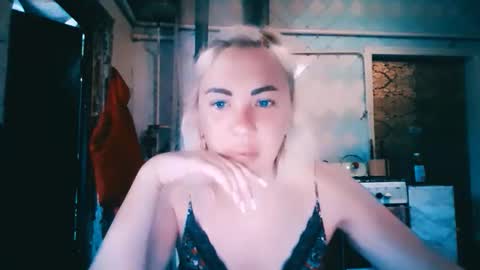 Snapshot of alinafrey_ chatting on 8, 6, 2026 Alina online show from 8, 6, 2026