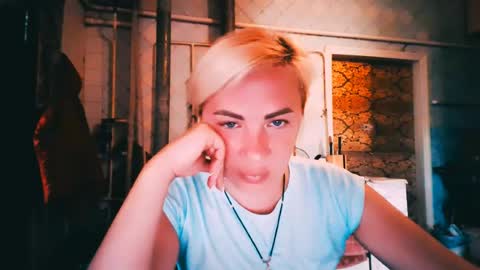 Snapshot of alinafrey_ chatting on 17, 6, 2026 Alina online show from 17, 6, 2026
