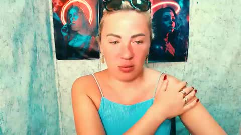 Snapshot of alinafrey_ chatting on 3, 7, 2026 Alina online show from 3, 7, 2026