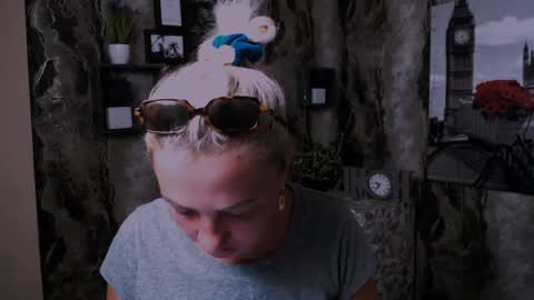 Snapshot of alinafrey_ chatting on 7, 7, 2026 Alina online show from 7, 7, 2026