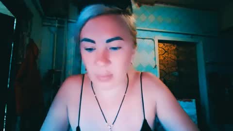 Snapshot of alinafrey_ chatting on 2, 8, 2026 Alina online show from 2, 8, 2026