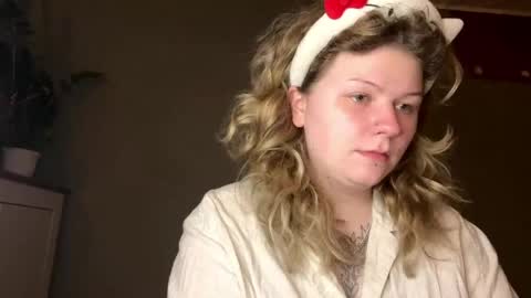Snapshot of alinahotgirl chatting on 16, 4, 2026 Alina online show from 16, 4, 2026