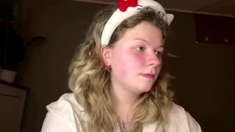 Snapshot of alinahotgirl chatting on 22, 4, 2026 Alina online show from 22, 4, 2026