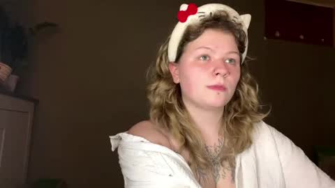 Snapshot of alinahotgirl chatting on 25, 4, 2026 Alina online show from 25, 4, 2026