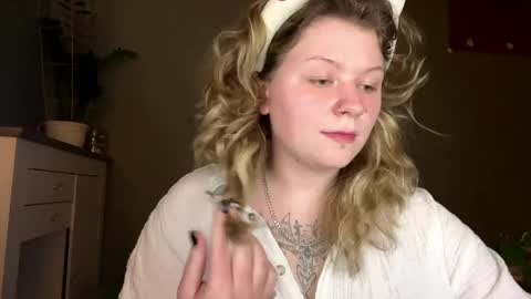 Snapshot of alinahotgirl chatting on 28, 4, 2026 Alina online show from 28, 4, 2026