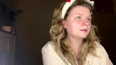 Snapshot of alinahotgirl chatting on 29, 4, 2026 Alina online show from 29, 4, 2026