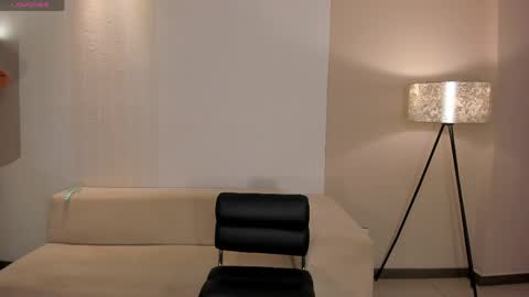alinakravitz_ online show from 22, 5, 2026