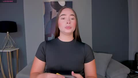 alinakravitz_ online show from 3, 6, 2026