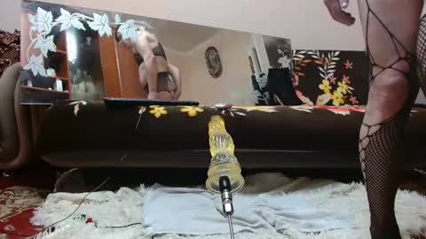 Snapshot of alinasissyxx chatting on 5, 1, 2025 AlinasissyXX online show from 5, 1, 2025