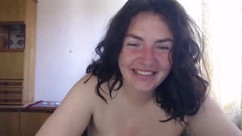 Snapshot of alinaxjames chatting on 14, 7, 2026 AlinaxJames online show from 14, 7, 2026