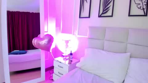 Snapshot of alisa_walker chatting on 10, 1, 2025 online show from 10, 1, 2025