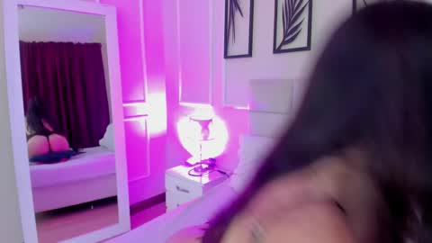 Snapshot of alisa_walker chatting on 1, 2, 2025 online show from 1, 2, 2025