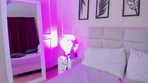 Snapshot of alisa_walker chatting on 7, 2, 2025 online show from 7, 2, 2025