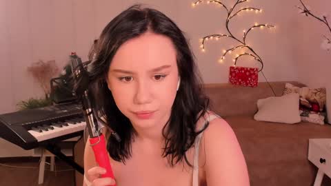 Alisia online show from 6, 1, 2025