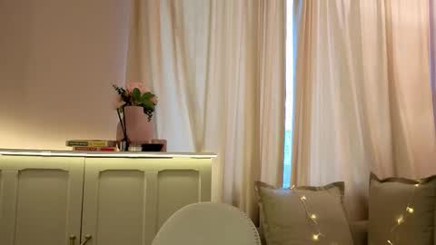 Alisia online show from 4, 2, 2026