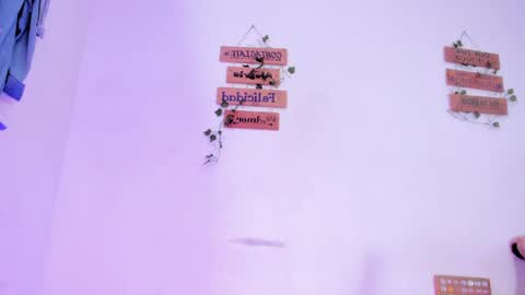 Alisia online show from 6, 4, 2026