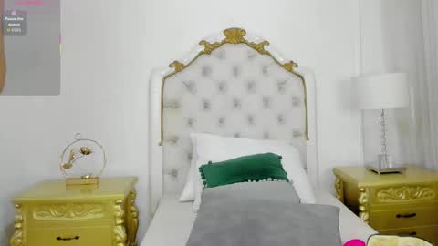 Snapshot of alison_carde05 chatting on 28, 10, 2025 Alison online show from 28, 10, 2025