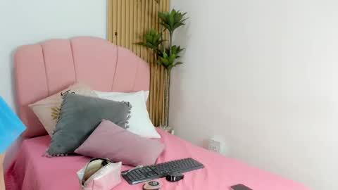 Snapshot of alison_carde05 chatting on 26, 11, 2025 Alison online show from 26, 11, 2025