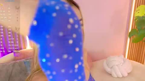 Snapshot of alison_collins_ chatting on 14, 12, 2025 Alison online show from 14, 12, 2025