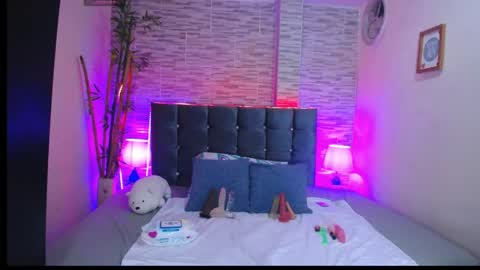 Snapshot of alison_girl22 chatting on 9, 5, 2026 Alison online show from 9, 5, 2026