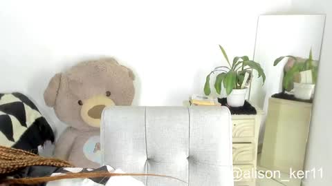 Snapshot of alison_ker chatting on 1, 10, 2025 Sofias house online show from 1, 10, 2025