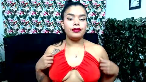 Snapshot of alisonn_hot chatting on 4, 2, 2025 ALISSON HOT online show from 4, 2, 2025