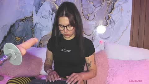 Snapshot of alissa_cute1 chatting on 30, 3, 2026 Mia online show from 30, 3, 2026