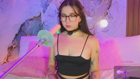 Snapshot of alissa_cute1 chatting on 11, 4, 2026 Mia online show from 11, 4, 2026