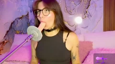 Snapshot of alissa_cute1 chatting on 15, 4, 2026 Mia online show from 15, 4, 2026