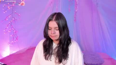 Snapshot of alissa_cute1 chatting on 7, 7, 2026 Mia online show from 7, 7, 2026