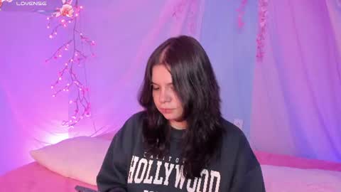 Snapshot of alissa_cute1 chatting on 12, 7, 2026 Mia online show from 12, 7, 2026