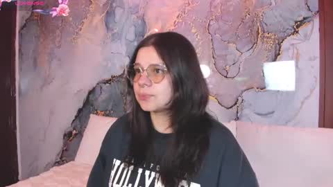 Snapshot of alissa_cute1 chatting on 6, 8, 2026 Mia online show from 6, 8, 2026