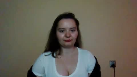 Snapshot of alissaflowers chatting on 6, 1, 2025 AlissaFlowers online show from 6, 1, 2025