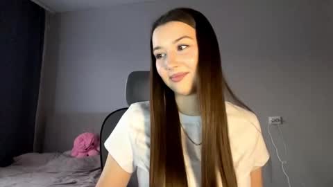 Snapshot of alitalapre chatting on 24, 11, 2025 Annie online show from 24, 11, 2025