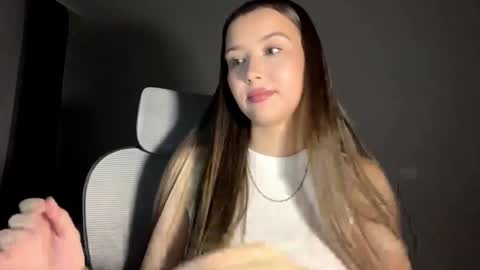 Snapshot of alitalapre chatting on 2, 12, 2025 Annie online show from 2, 12, 2025