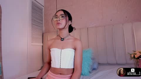 alizza_ online show from 4, 4, 2026