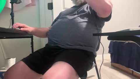 Allergictolove online show from 15, 4, 2026