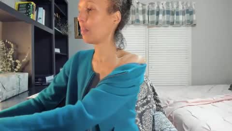 wishlist on bio online show from 22, 2, 2025