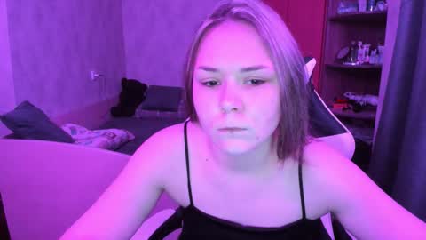 Snapshot of alli_zi chatting on 26, 10, 2025 Blair online show from 26, 10, 2025